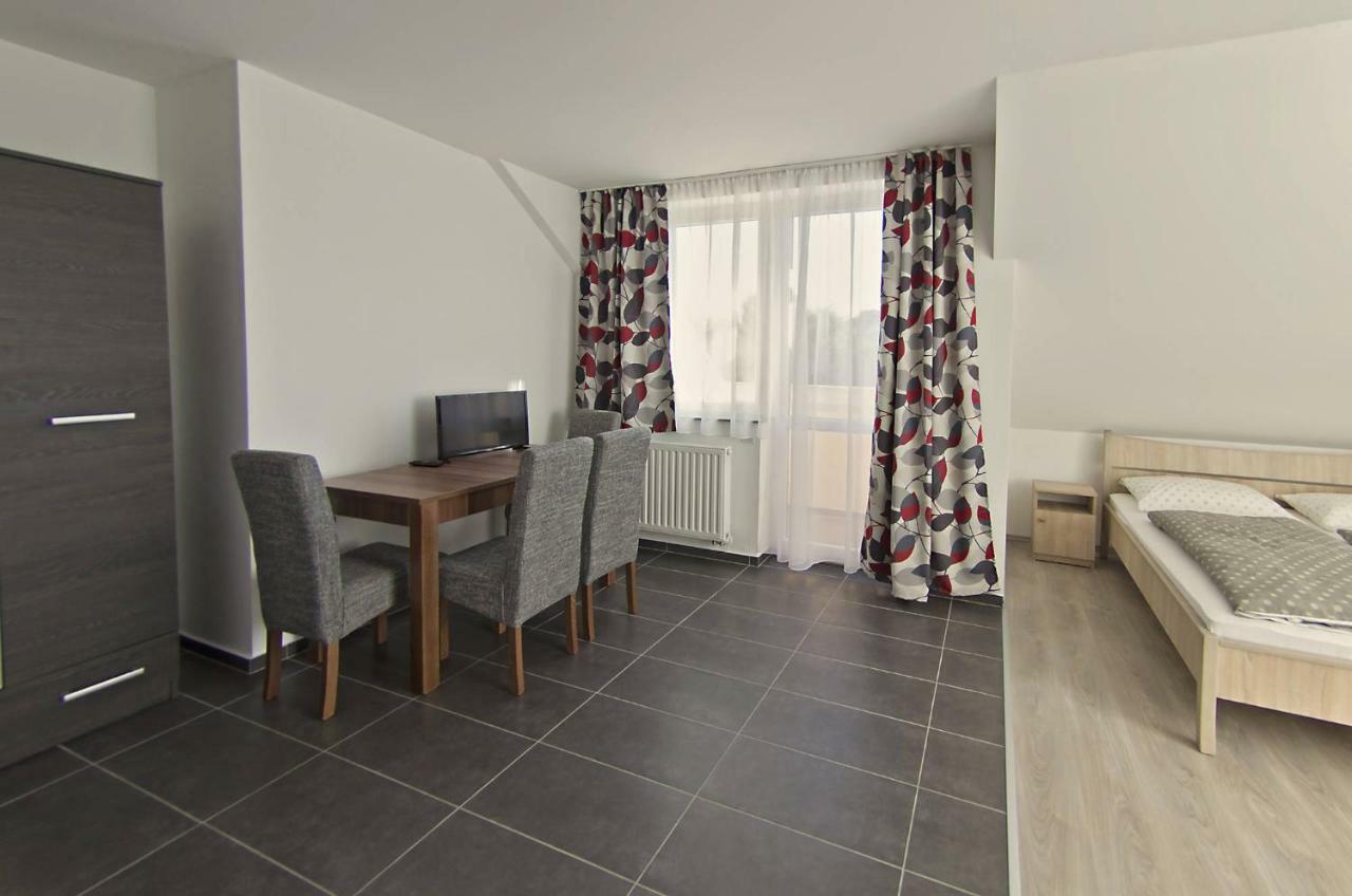 Apartman 25 Sopron Buitenkant foto