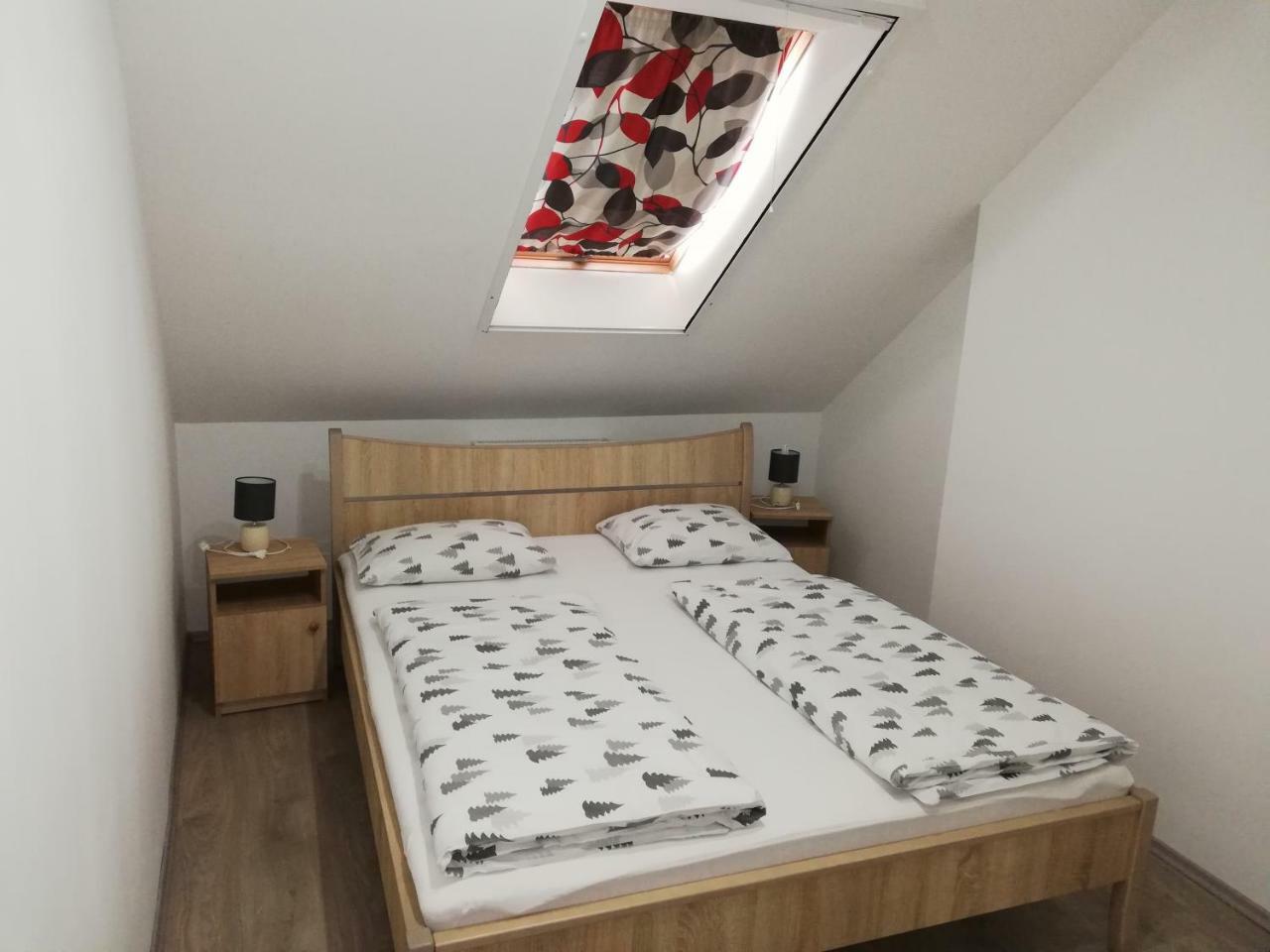 Apartman 25 Sopron Buitenkant foto